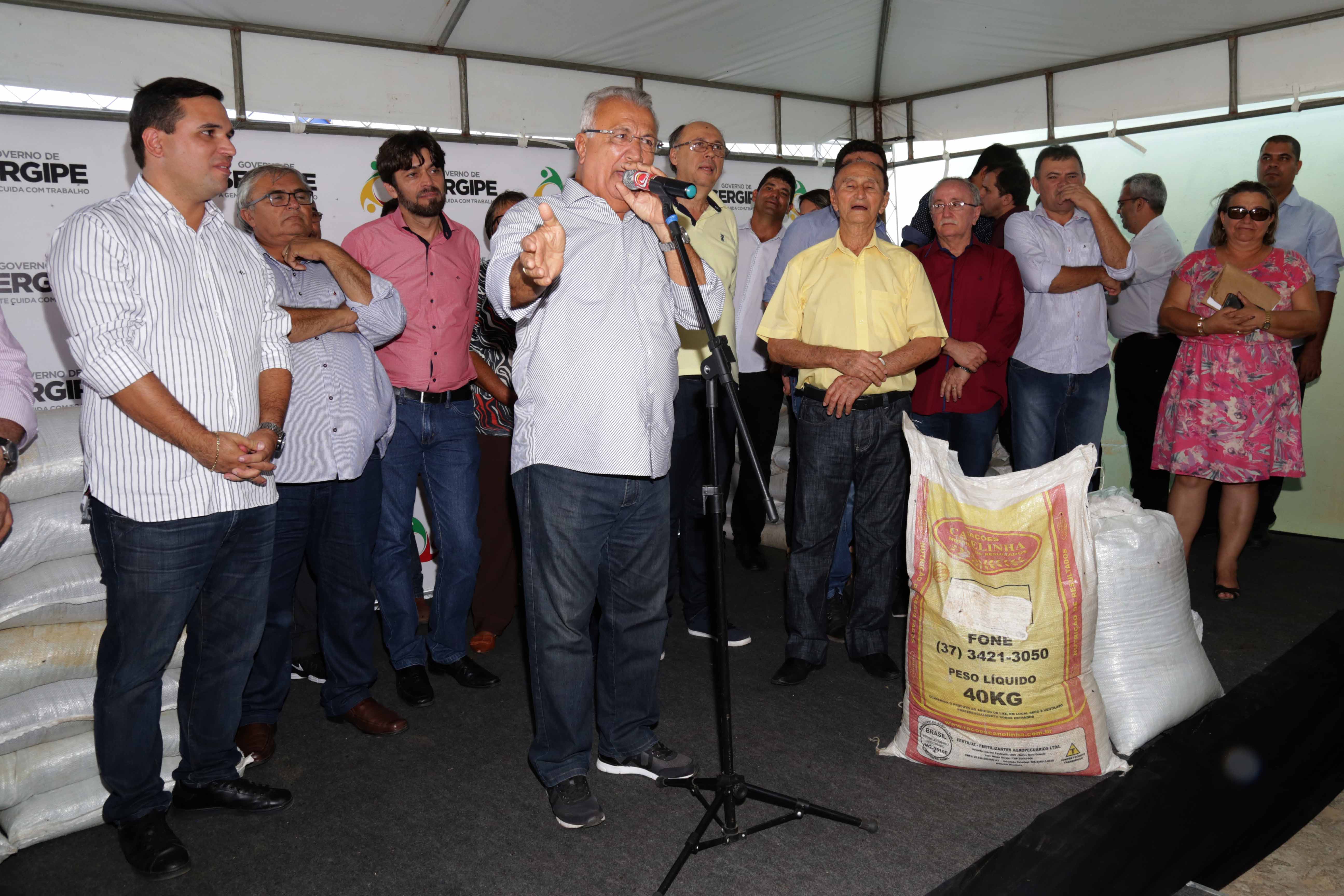 Jackson leva ações de combate aos efeitos da seca para Porto da Folha e Monte Alegre