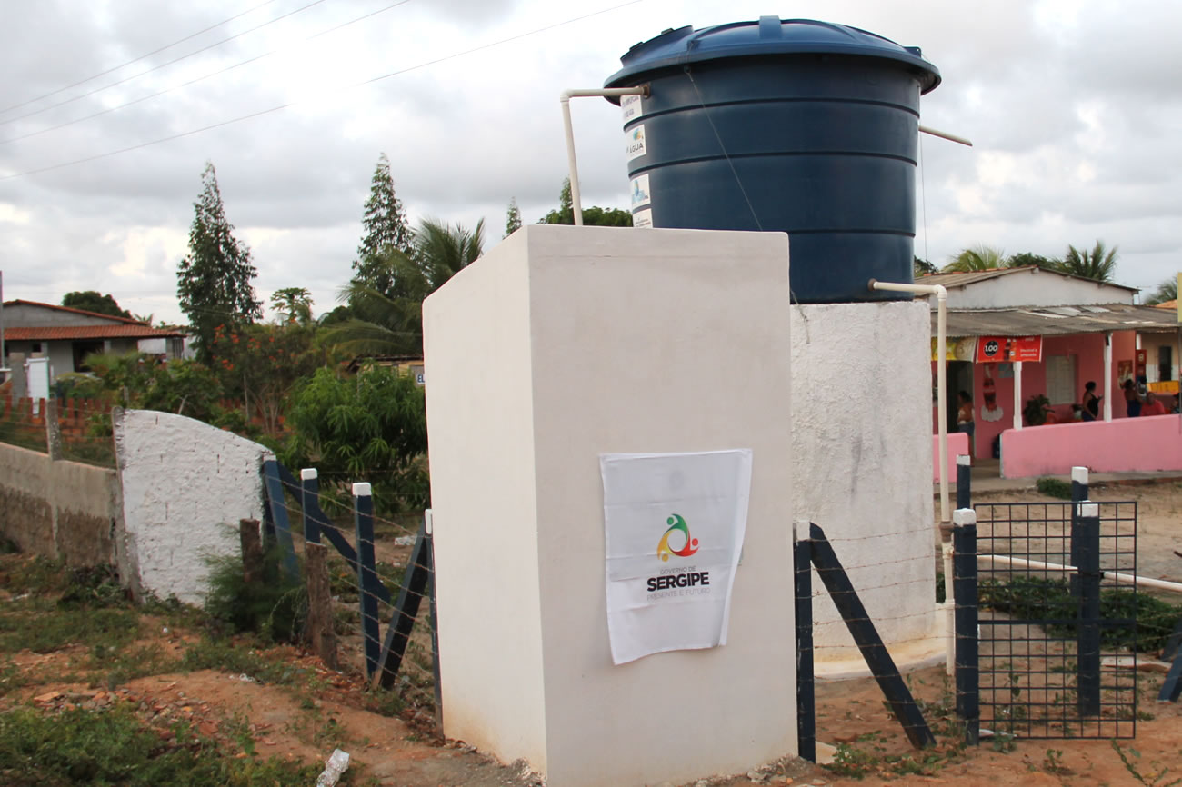 Governo do Estado amplia fornecimento de água para sergipanos na zona rural