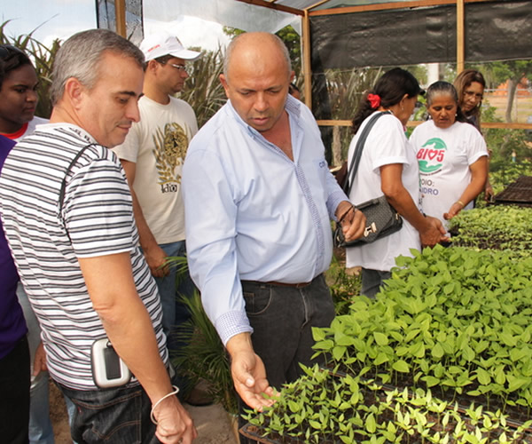 Seides e Mapa se reúnem com orgânicos da Cohidro em Canindé