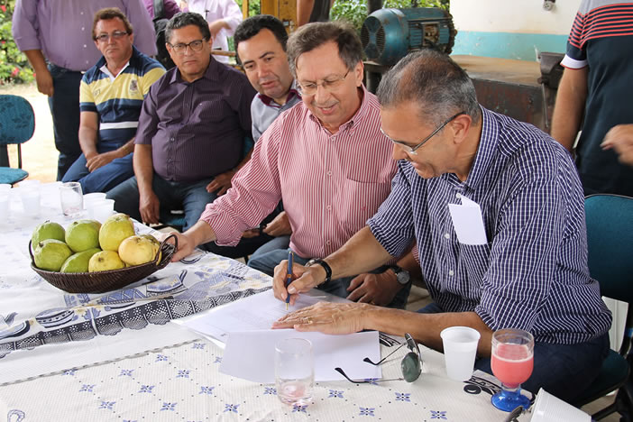 Governo dá início à obra do Proinveste em Canindé