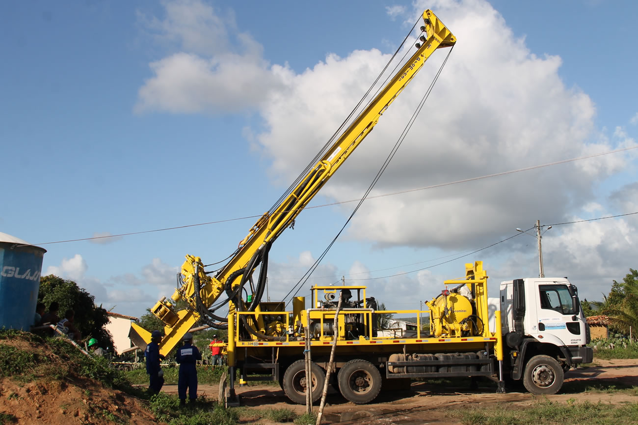 Governo investiu R$ 4,8mi para prover água a 166 mil pessoas em 2017