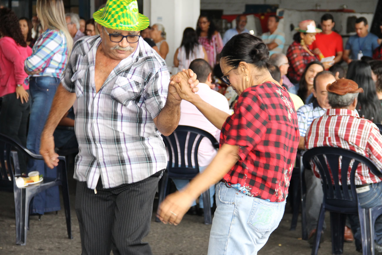 Servidores realizam confraternização junina