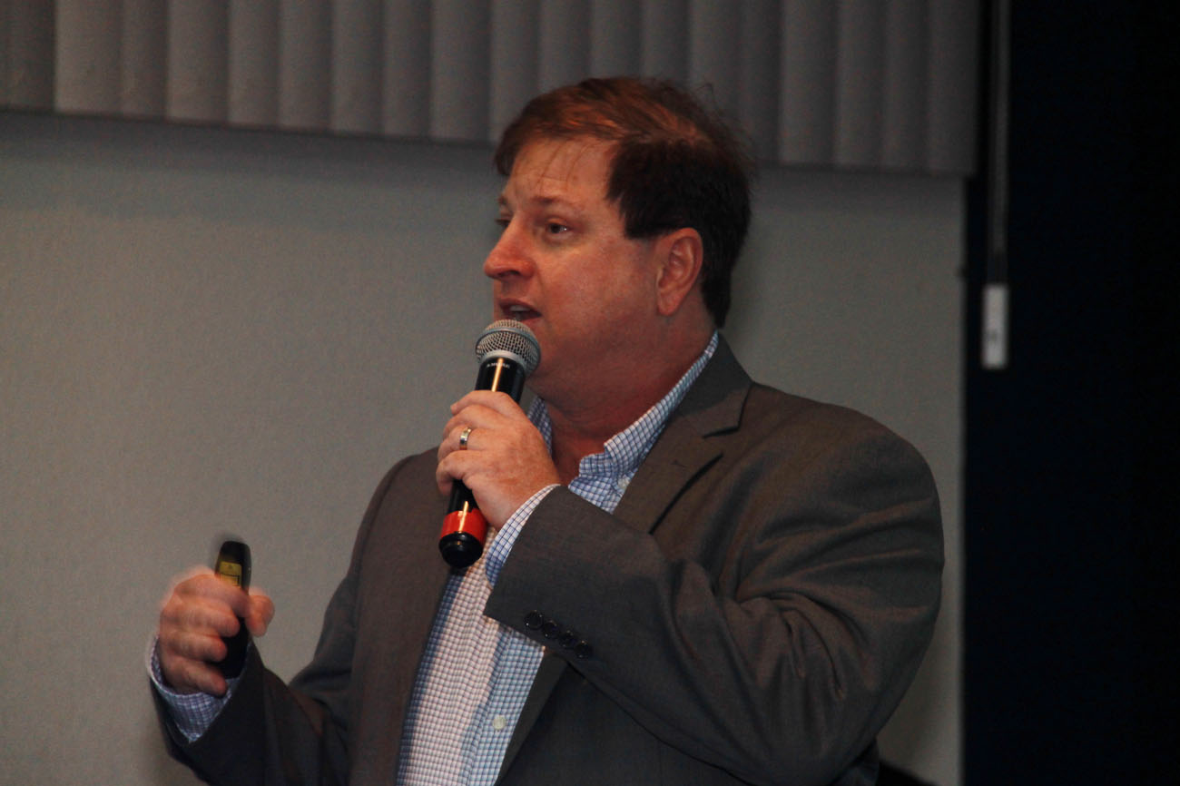 Carlos Melo palestra sobre recursos hídricos na Unit