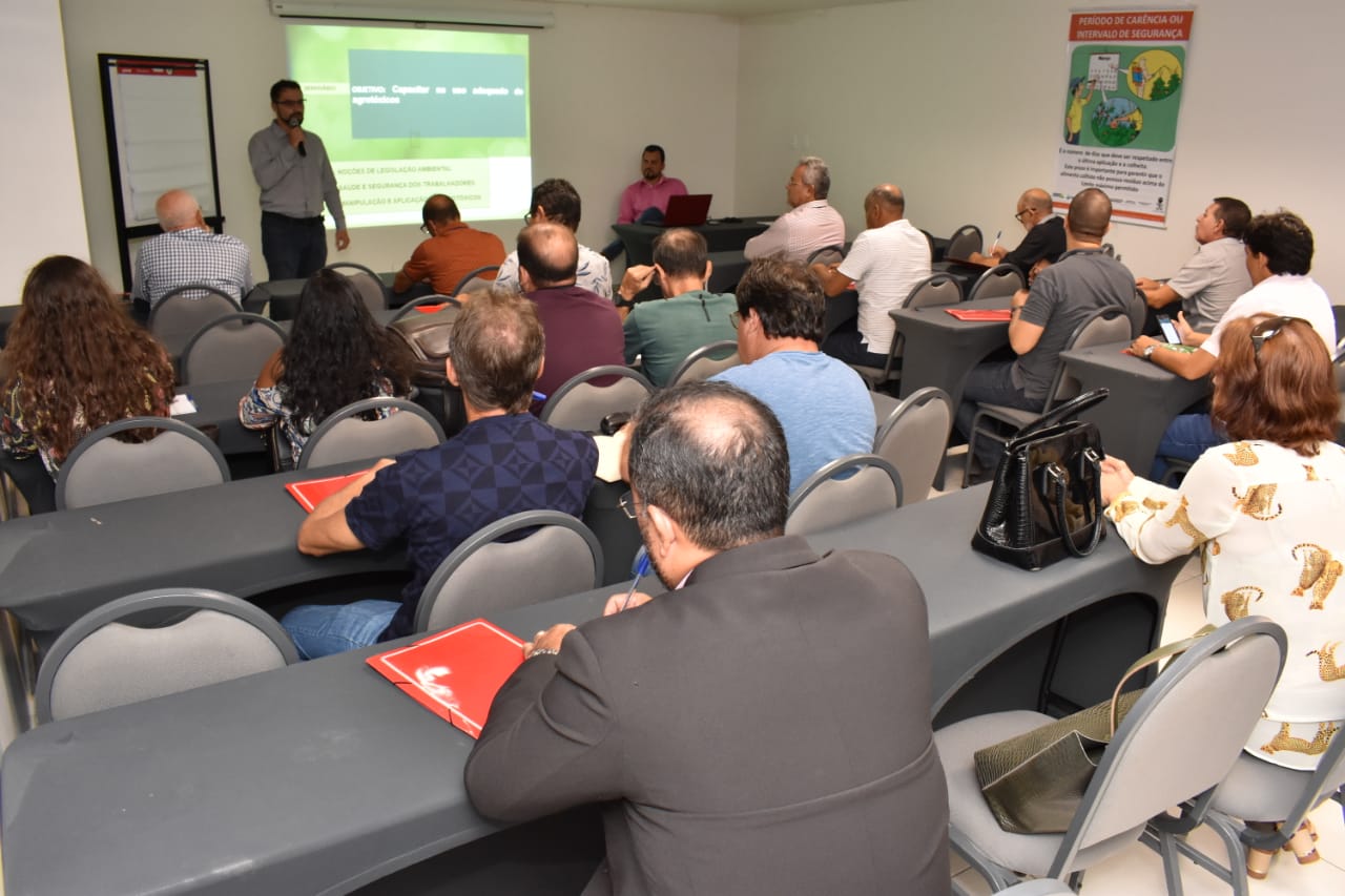 Curso de capacitação para uso adequado de agrotóxicos é realizado em Aracaju