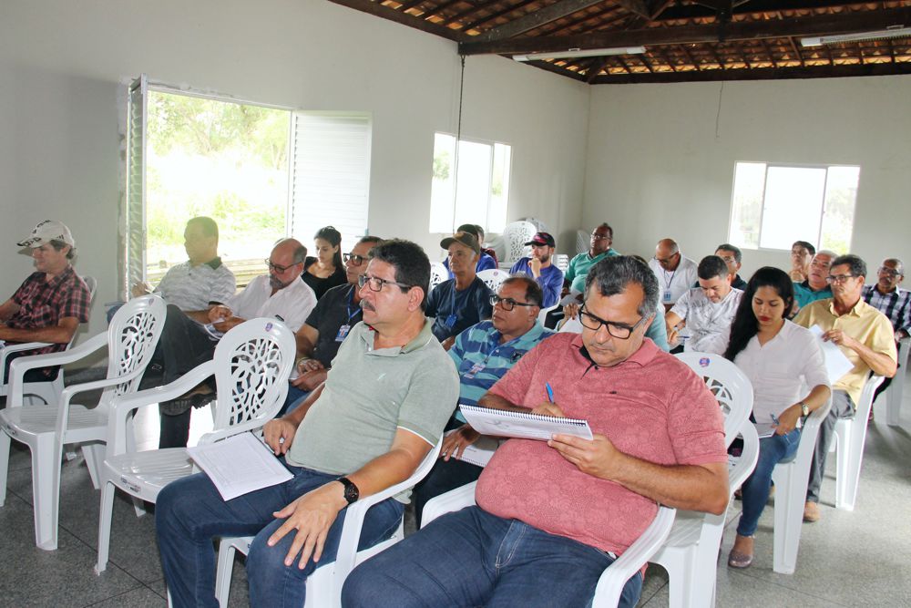 Cohidro capacita técnicos para manutenção de novo sistema de irrigação automatizado