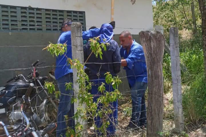 [vídeo] Limpeza de poço da unidade produtora do Programa Água Doce em Porto da Folha