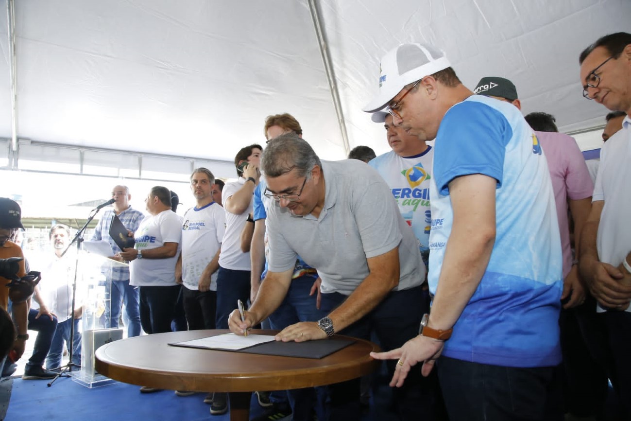 Governador autoriza obras de abastecimento de água durante 9ª edição do ‘Sergipe é aqui’ em Itaporanga d’Ajuda