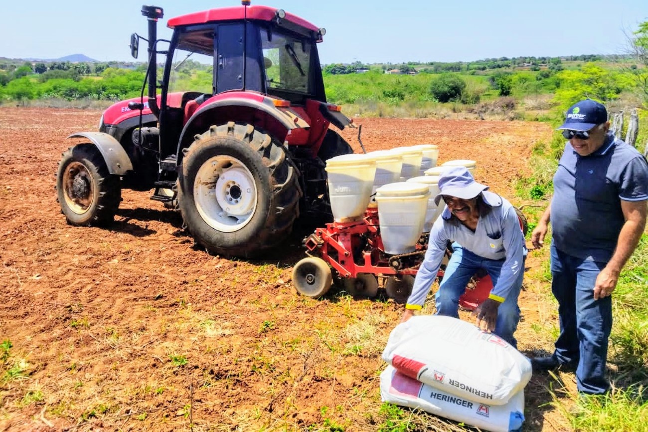 Produtores da irrigação pública estadual vão produzir sementes no alto sertão