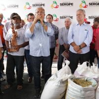 Jackson na entrega de material forrageiro em Poço Redondo - Fotos: Jorge Henrique/ASN