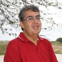 Diretor Paulo Sobral na barragem do Povoado Aningas - Foto Fernando Augusto (Ascom Cohidro) Diretor Paulo Sobral na barragem do Povoado Aningas - Foto Fernando Augusto (Ascom Cohidro)