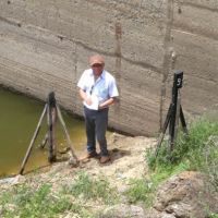 Assessor da Dirir, Paulo Feitosa acompanha nível da barragem com preocupação