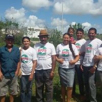 Tito e agricultores da Bio5 na nova área requisitada à Cohidro