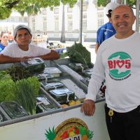 O Técnico Tito Reis literalmente veste a camisa do projeto que apoia em Canindé