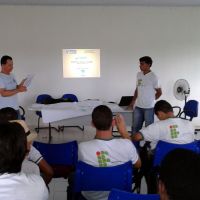 Alunos recebem explicação sobre funcionamento do Perímetro Jabiberi