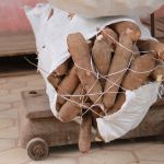 Produtos captados pelas associações são pesados em contabilizados, para determinar o que cada produtor vai receber - Foto Fernando Augusto (Ascom Cohidro)