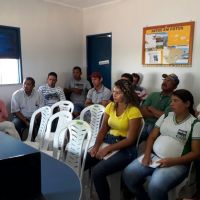 Reunião de quarta-feira com técnicos e agricultores propensos em aderir o Bande Cheio em seus lotes irrigados - foto Andrea Santtos (Cohidro-Califórnia) (2)