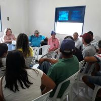 Reunião de quarta-feira com técnicos e agricultores propensos em aderir o Bande Cheio em seus lotes irrigados - foto Andrea Santtos (Cohidro-Califórnia) (2)