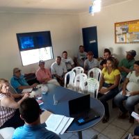 Reunião de quarta-feira com técnicos e agricultores propensos em aderir o Bande Cheio em seus lotes irrigados - foto Andrea Santtos (Cohidro-Califórnia) (3)