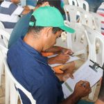 Agricultores preencheram formulários para que o capacitadores compreendessem a realidade de cada um(Foto: Ascom/Cohidro)